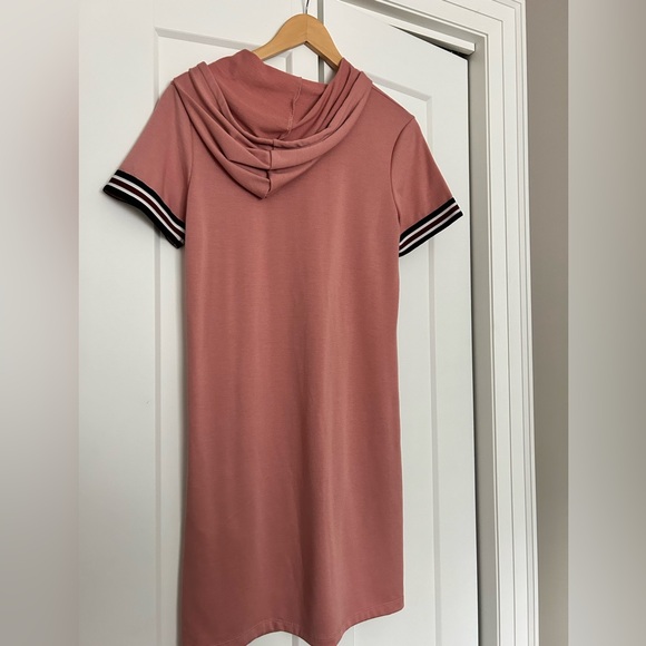 Pool coverup / pullover dress with hood - Picture 2 of 3